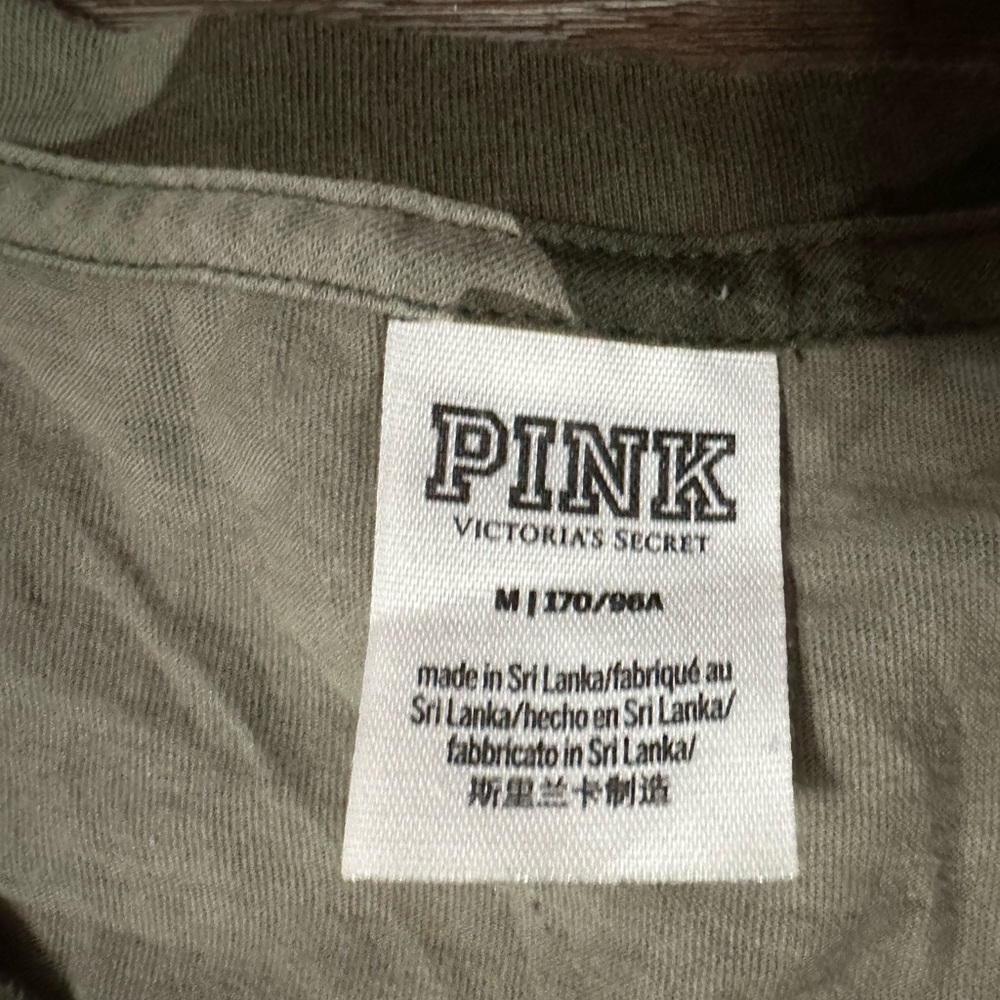 Victoria's Secret PINK Camo
Bling tropical pink Tee Floral VGC SIZE medium - Picture 9 of 13